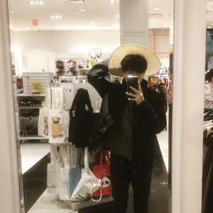 Meet your Posher, Ethan